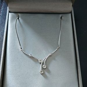 Zales 10kt  Round CZ Triple Flower Cluster Necklace